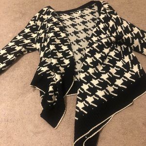 Houndstooth shrug